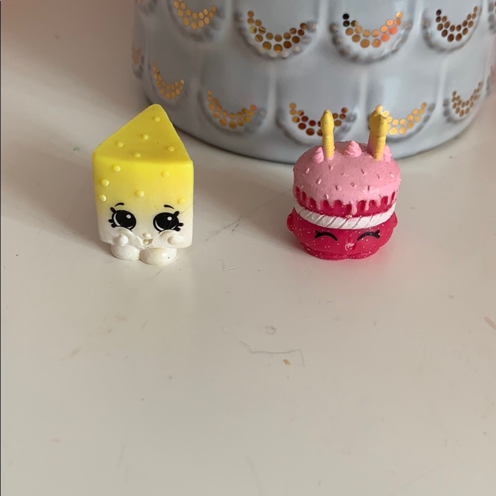 2 cake shopkins :)